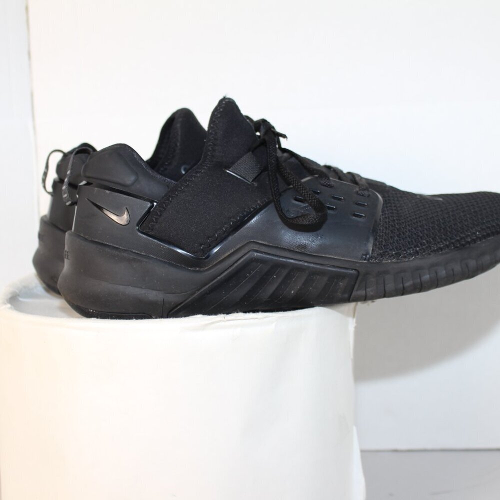 NIKE - Picture 3 of 10